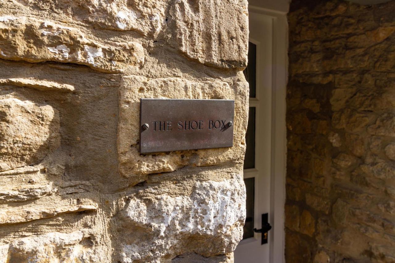 The Shoe Box Cottage With Allocated Parking 马姆斯伯里 外观 照片